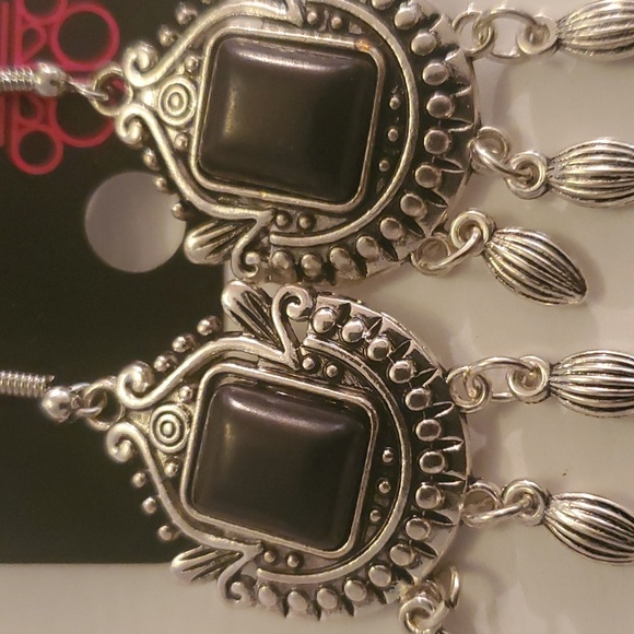 EARRINGS - Picture 2 of 4